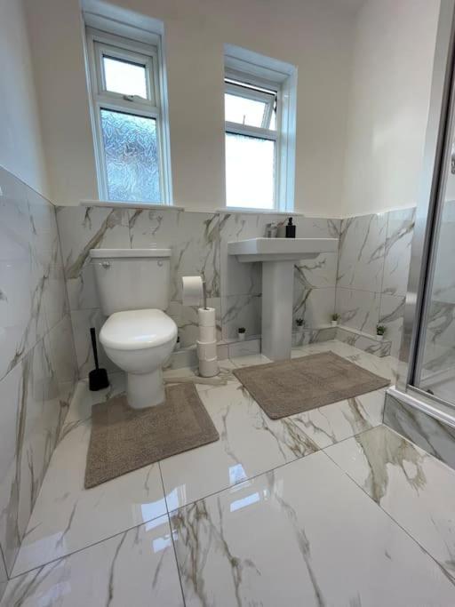 Whole House Modern Two Bedroom In Newcastle - Free Parking Exterior foto