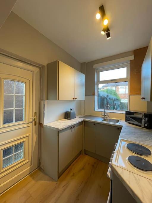 Whole House Modern Two Bedroom In Newcastle - Free Parking Exterior foto
